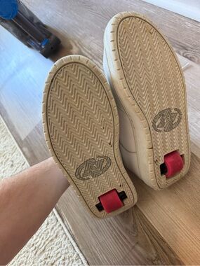 Heelys White Sneakers with Pink Heel Wheels